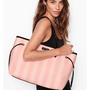 The VS Getaway bag travel tote